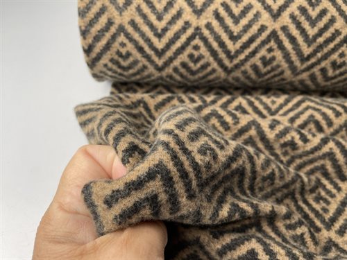 Jacquard strik - zig zag mønster i sort og brun